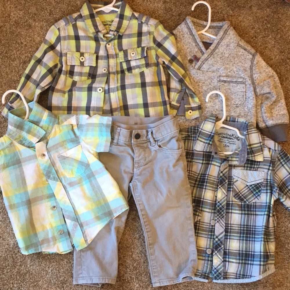 Bundle of like new clothes. Great condition!